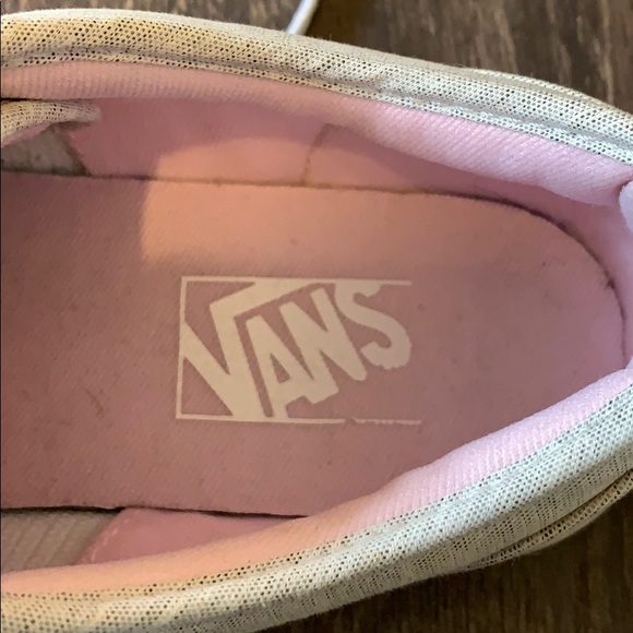 Vans - Picture 2 of 4